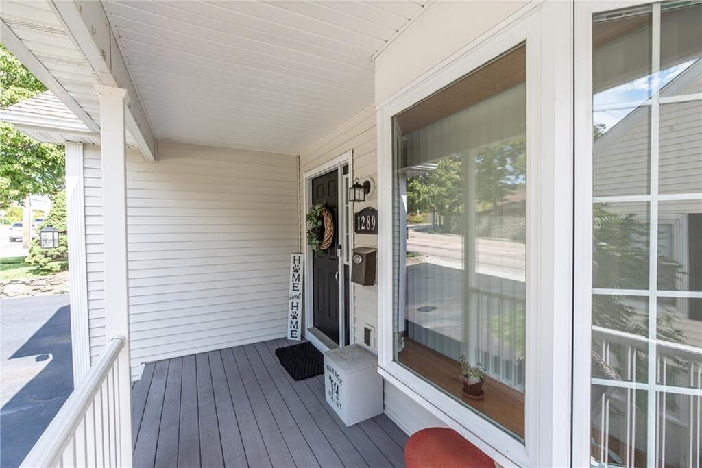 Single Family Residence at 1289 Diamond Hill Road, Woonsocket, photo 4 of 42