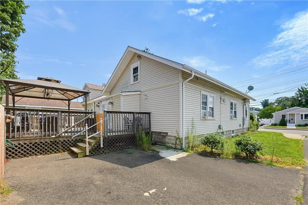 Single Family Residence at 100 Centre Street, East Providence, photo 26 of 28