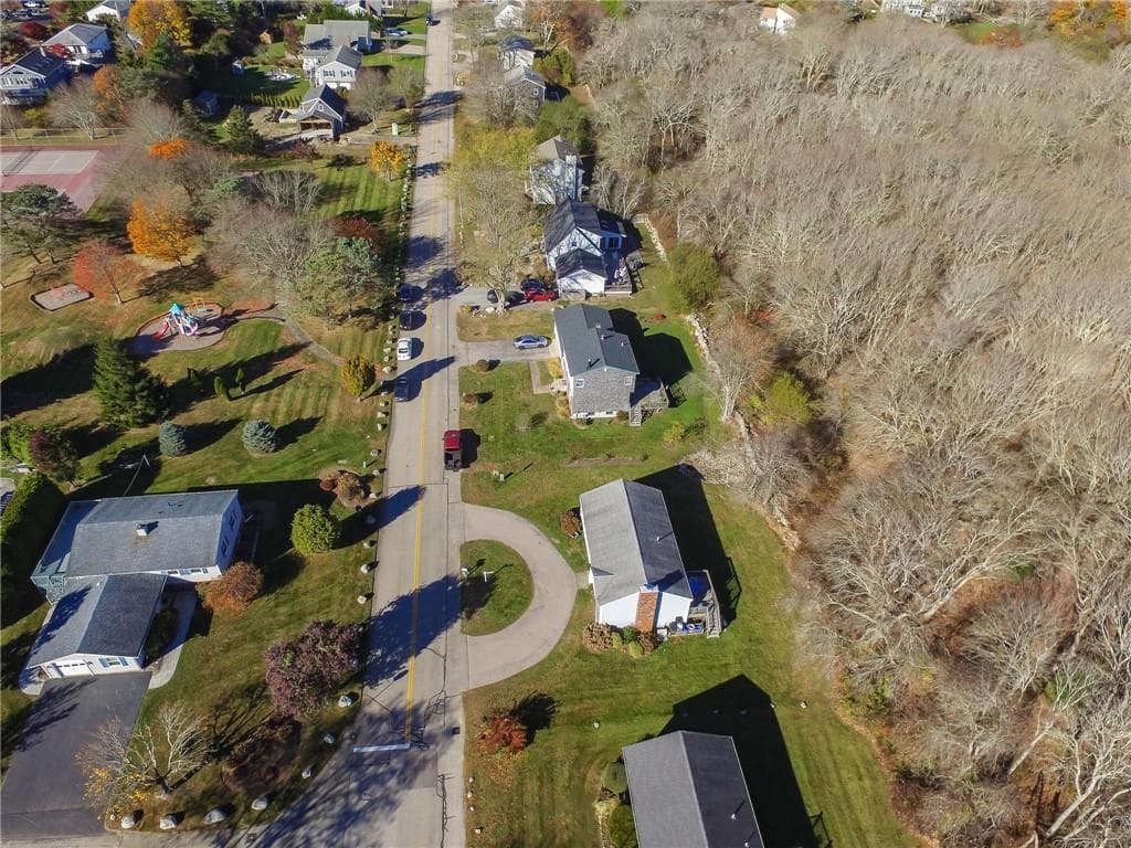 101 Sakonnet Boulevard photo 17