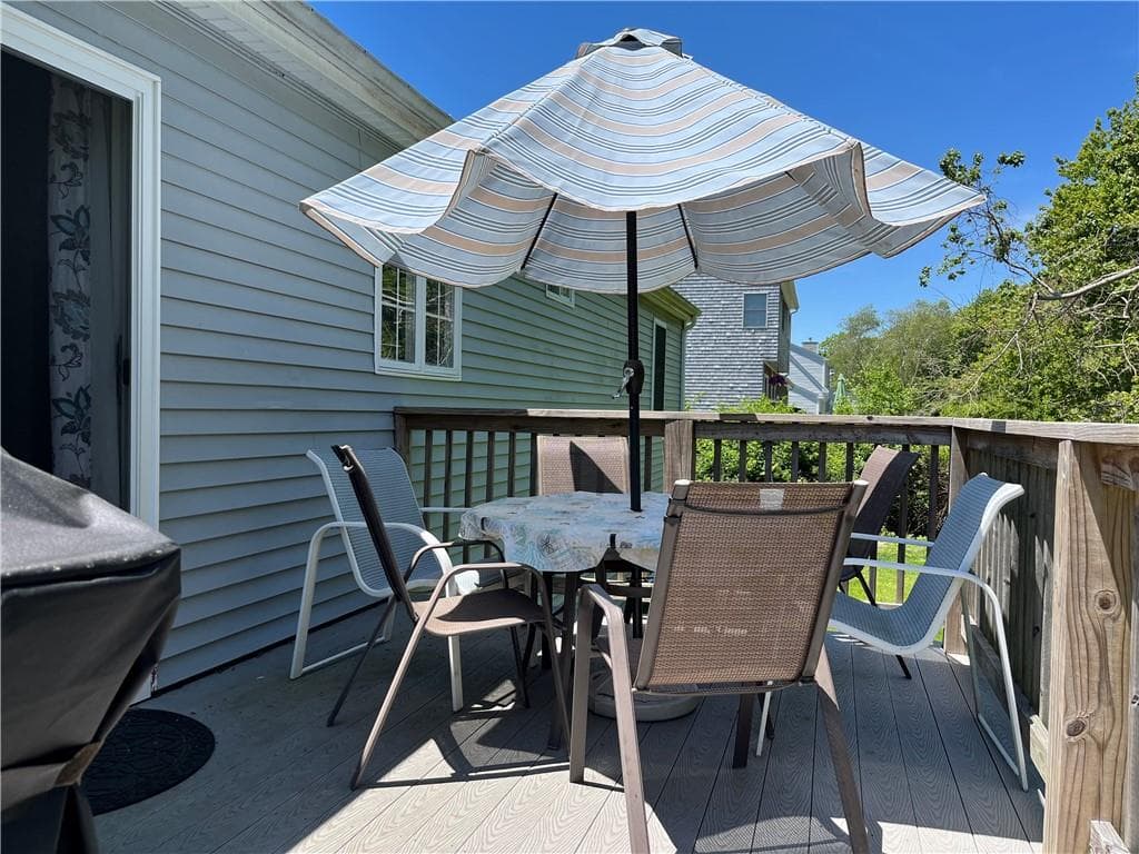 101 Sakonnet Boulevard photo 15