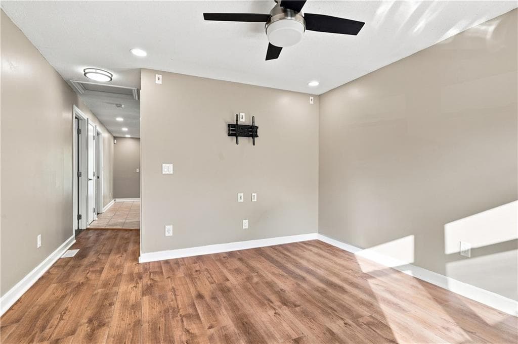 105 Branch Avenue photo 6
