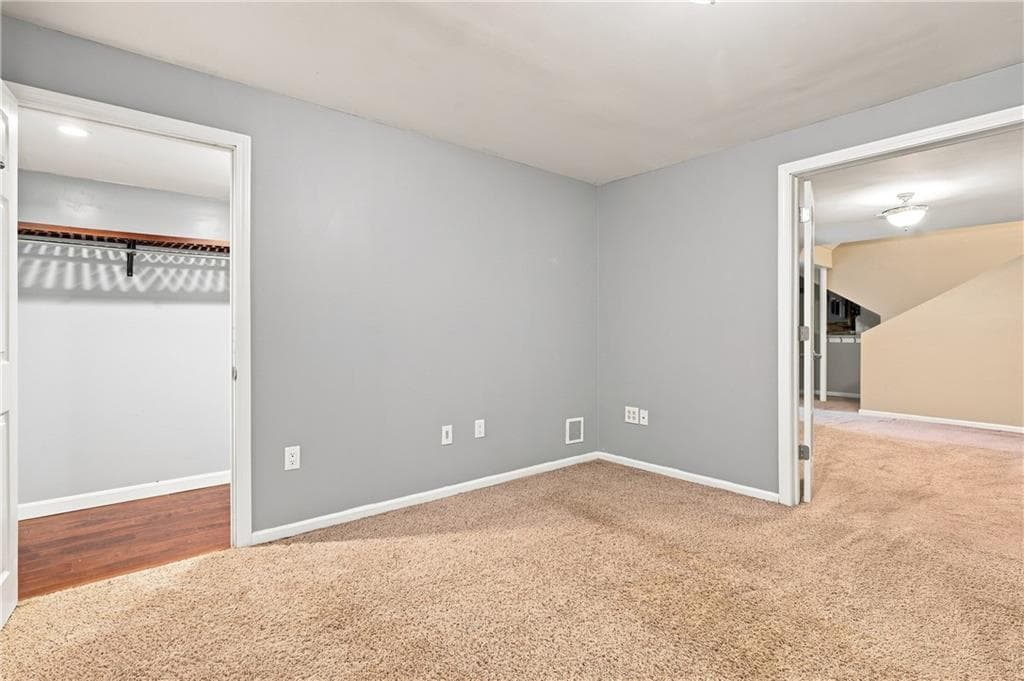 105 Branch Avenue photo 22