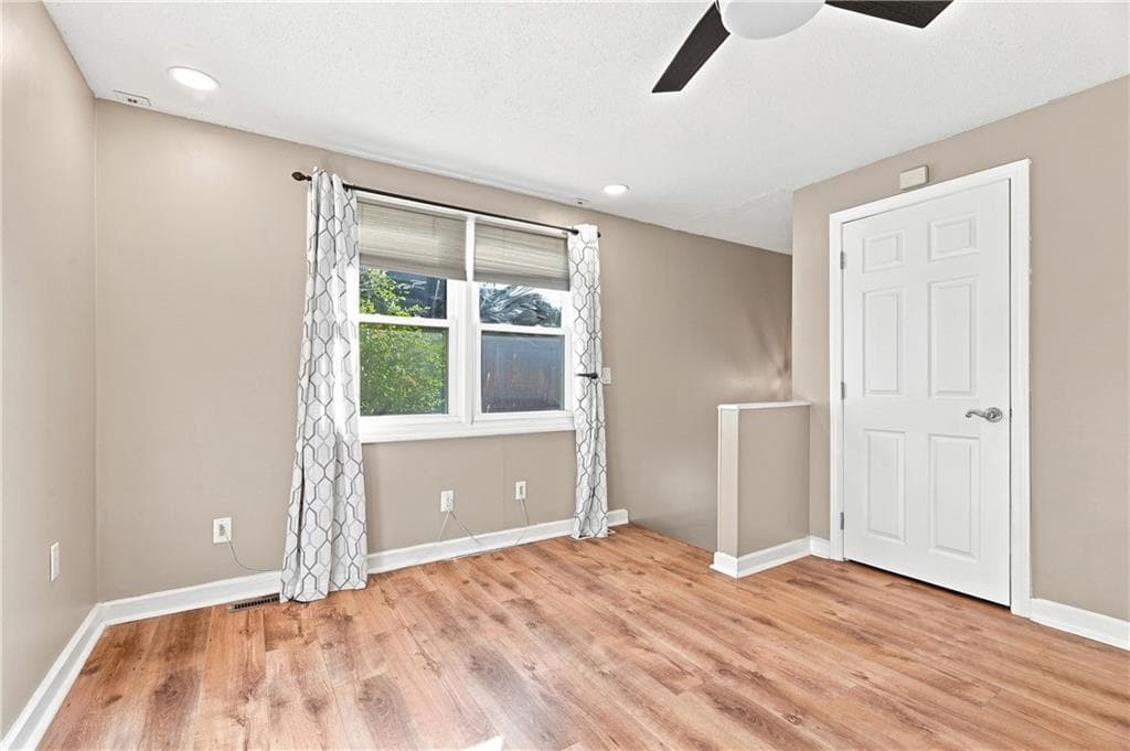 105 Branch Avenue photo 7
