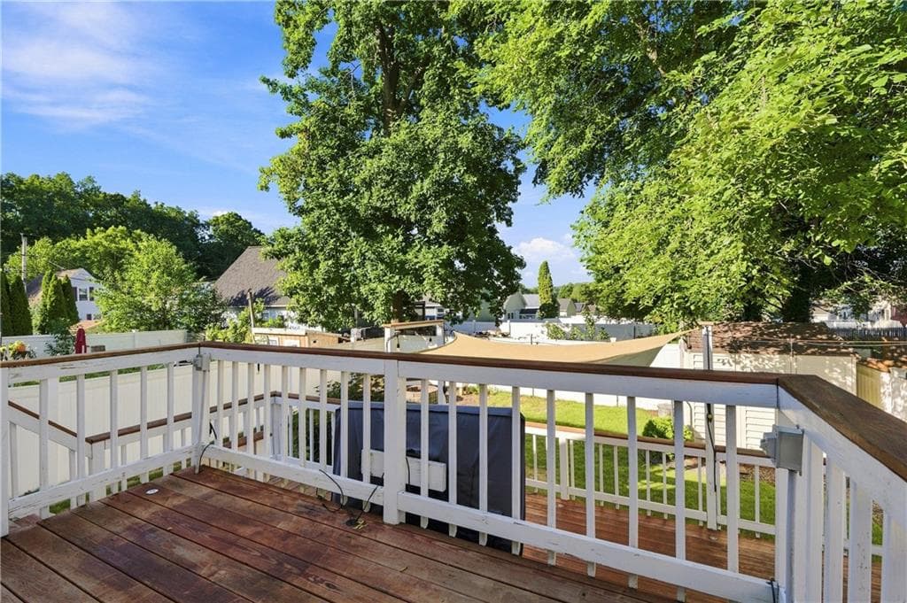 105 Branch Avenue photo 30