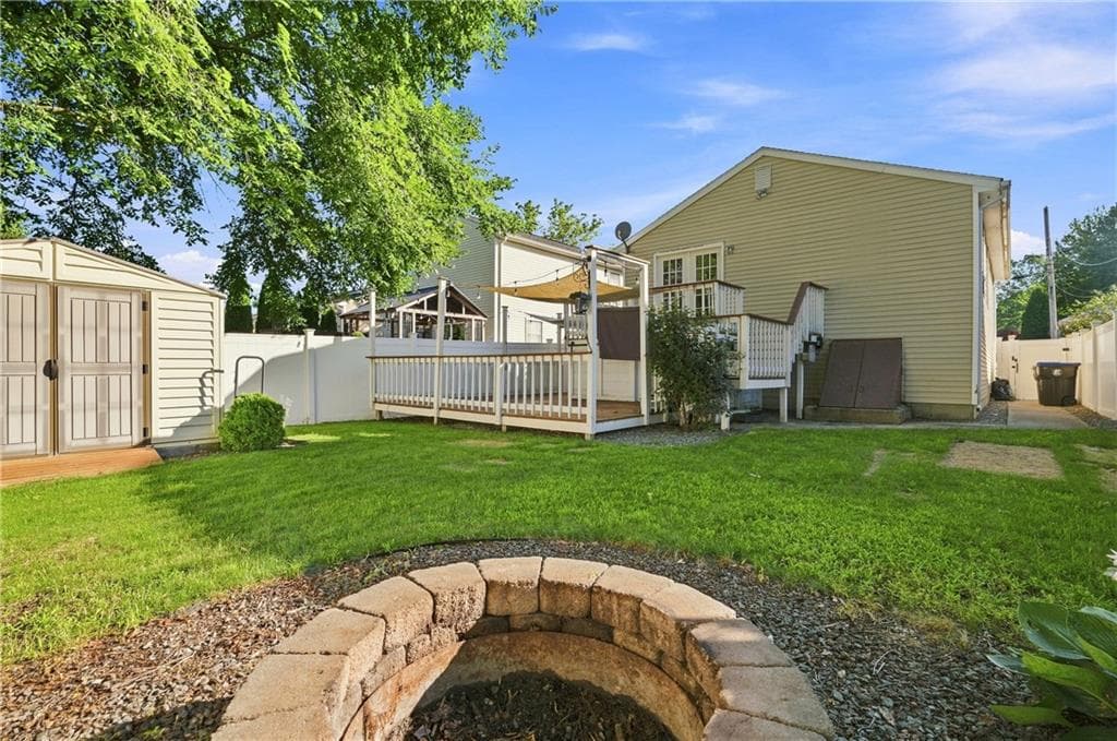 105 Branch Avenue photo 34