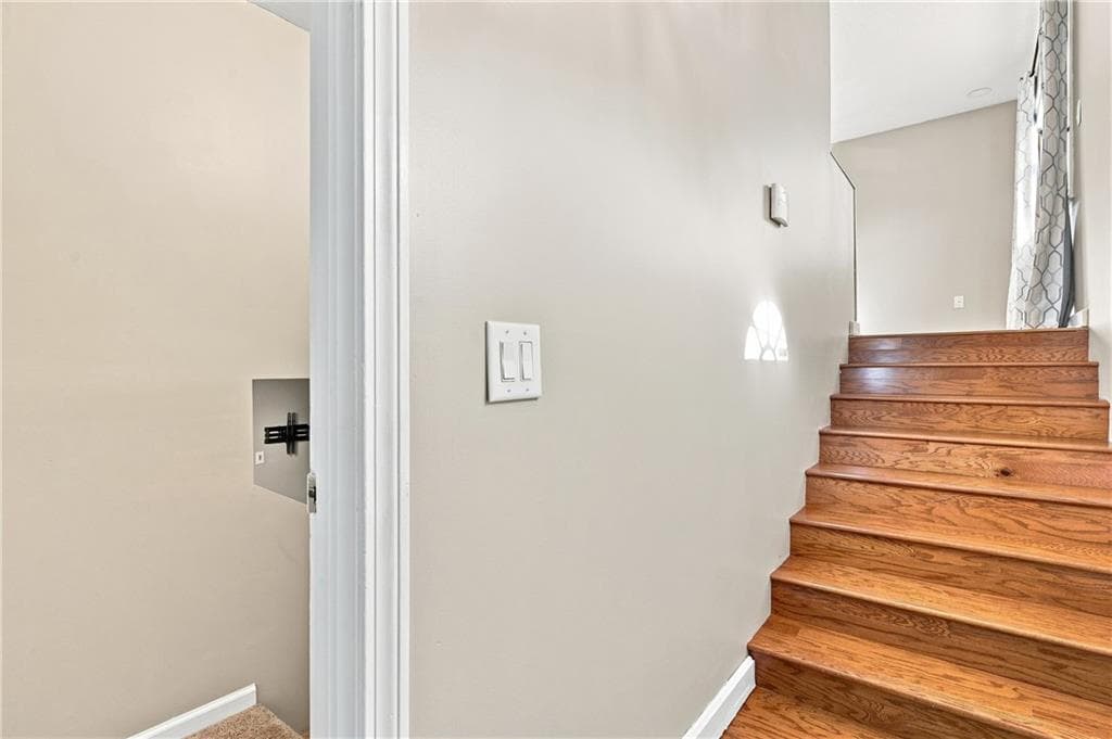 105 Branch Avenue photo 4
