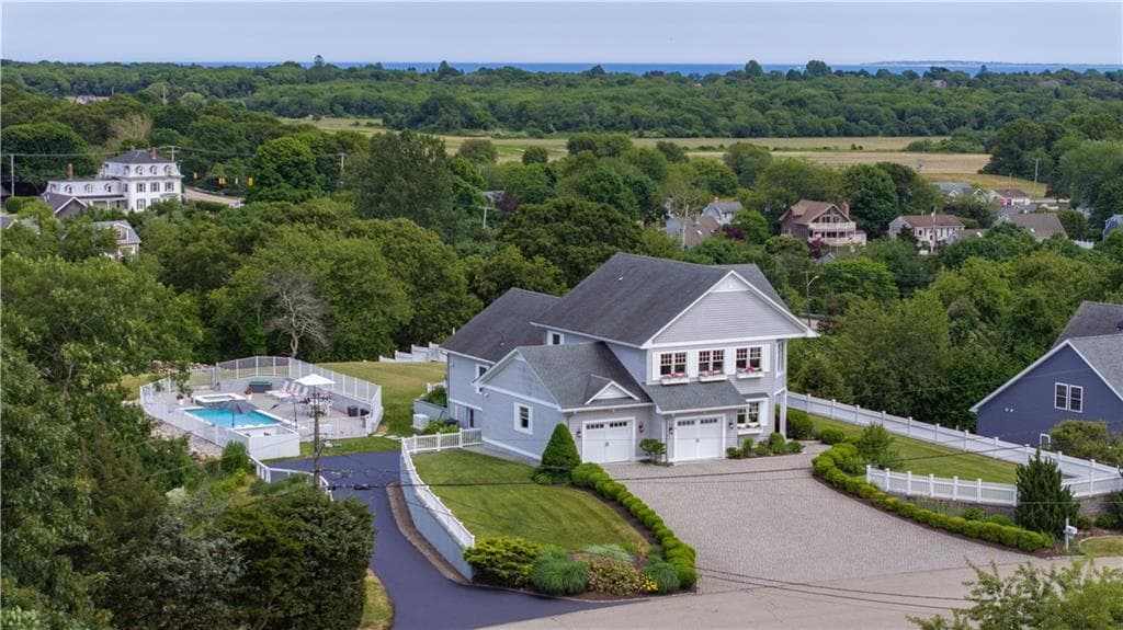 19 Moonlight Drive