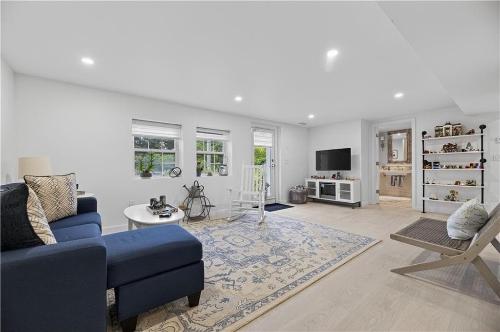 19 Moonlight Drive photo 33