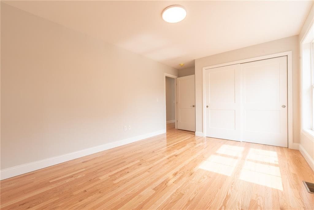20 Eva Lane photo 17