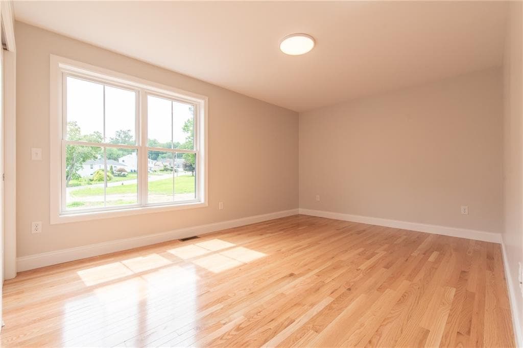20 Eva Lane photo 16