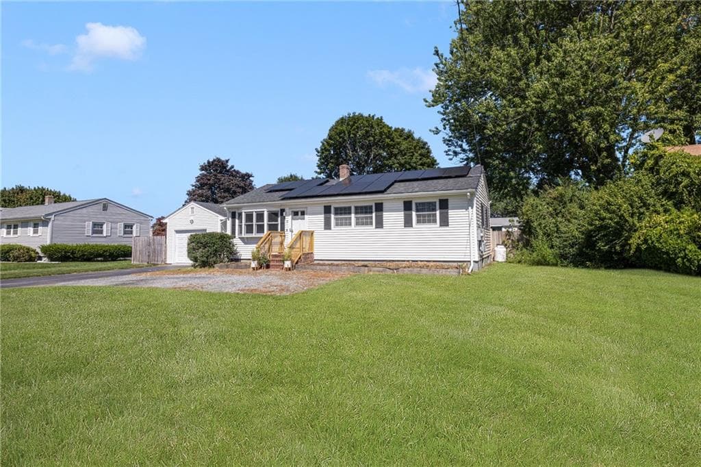 Single Family Residence at 7 Namquid Drive, Middletown, photo 2 of 50