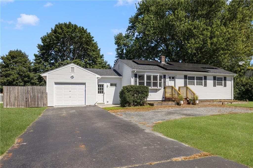 Single Family Residence at 7 Namquid Drive, Middletown, photo 3 of 50