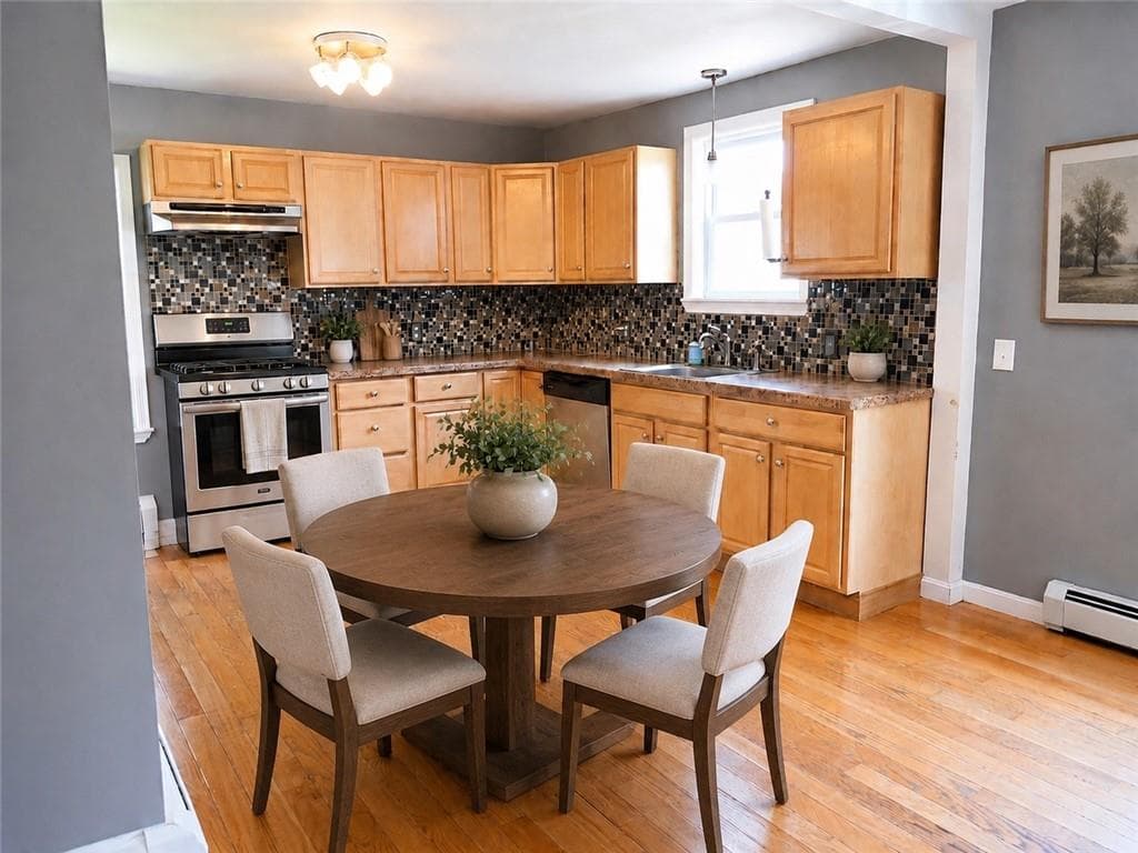 Single Family Residence at 19 Dryden Boulevard, Warwick, photo 5 of 20