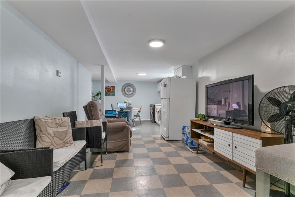 98 Wadsworth Street photo 29