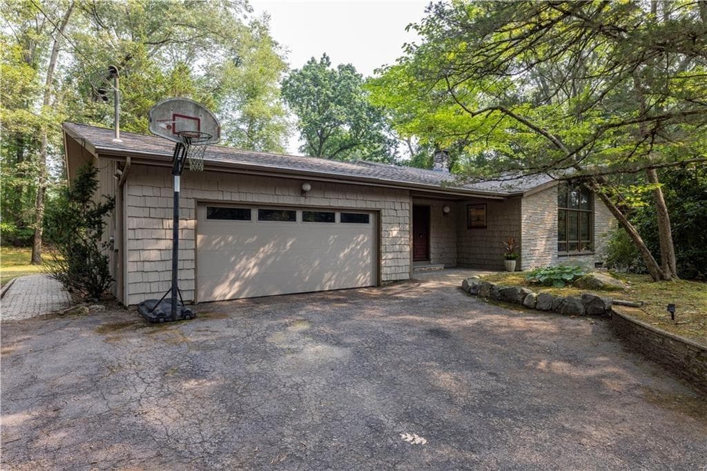 165 Kent Drive photo 5