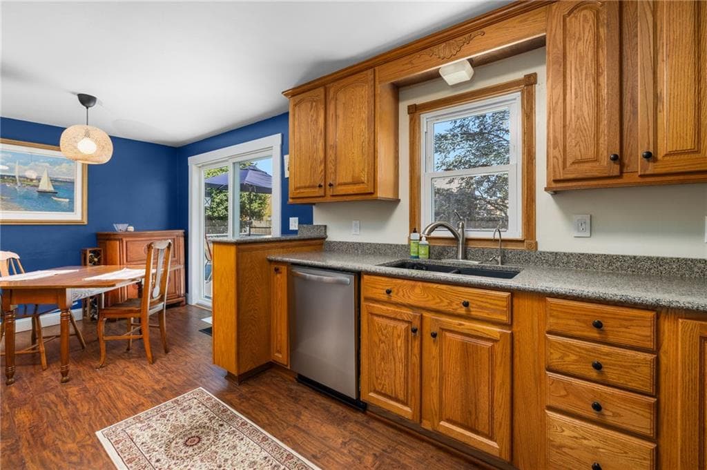 Single Family Residence at 7 Woodbine Street, East Providence, photo 12 of 49