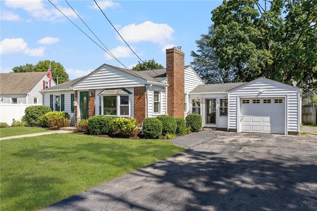 Single Family Residence at 7 Woodbine Street, East Providence, photo 5 of 49
