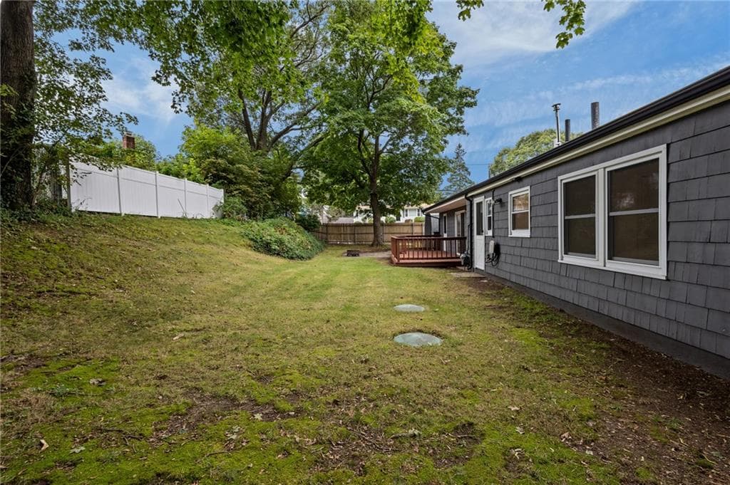 140 Tanner Avenue photo 3