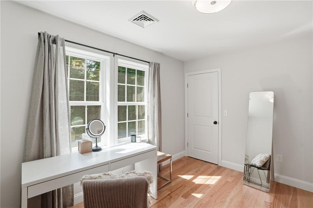 72 Wilbur Road photo 33