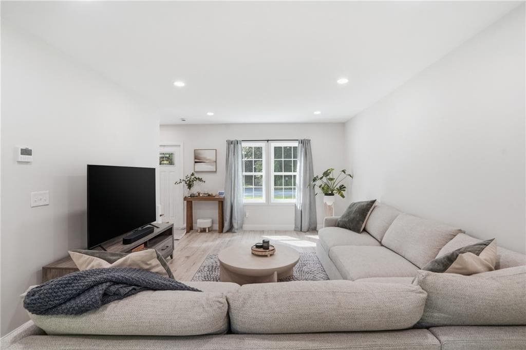 72 Wilbur Road photo 14