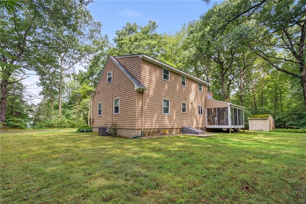 27 Peck Hill Road photo 5