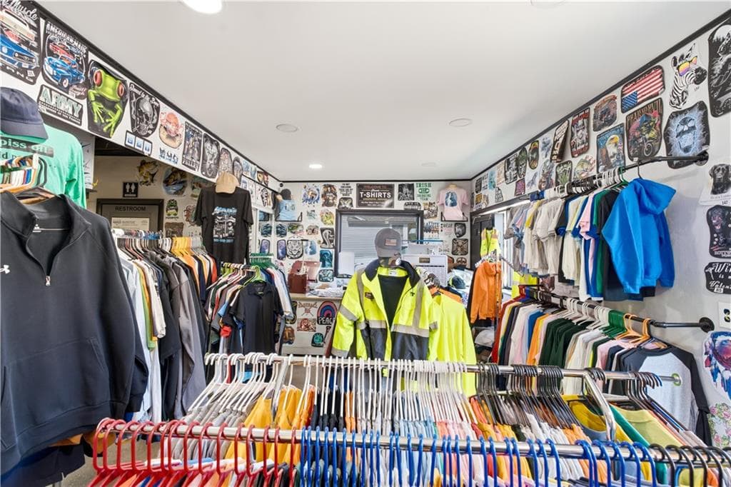 912 Tiogue Avenue photo 3
