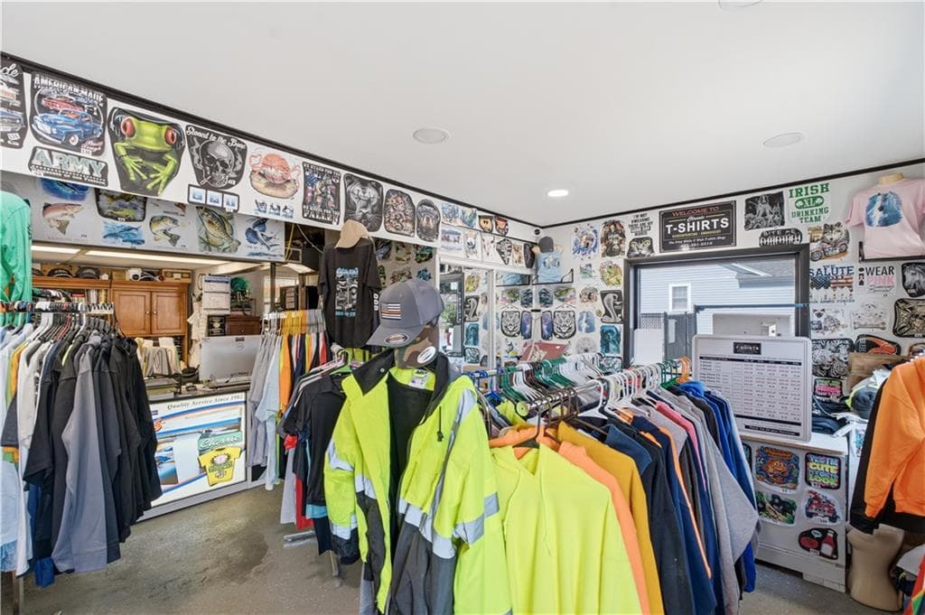 912 Tiogue Avenue photo 4