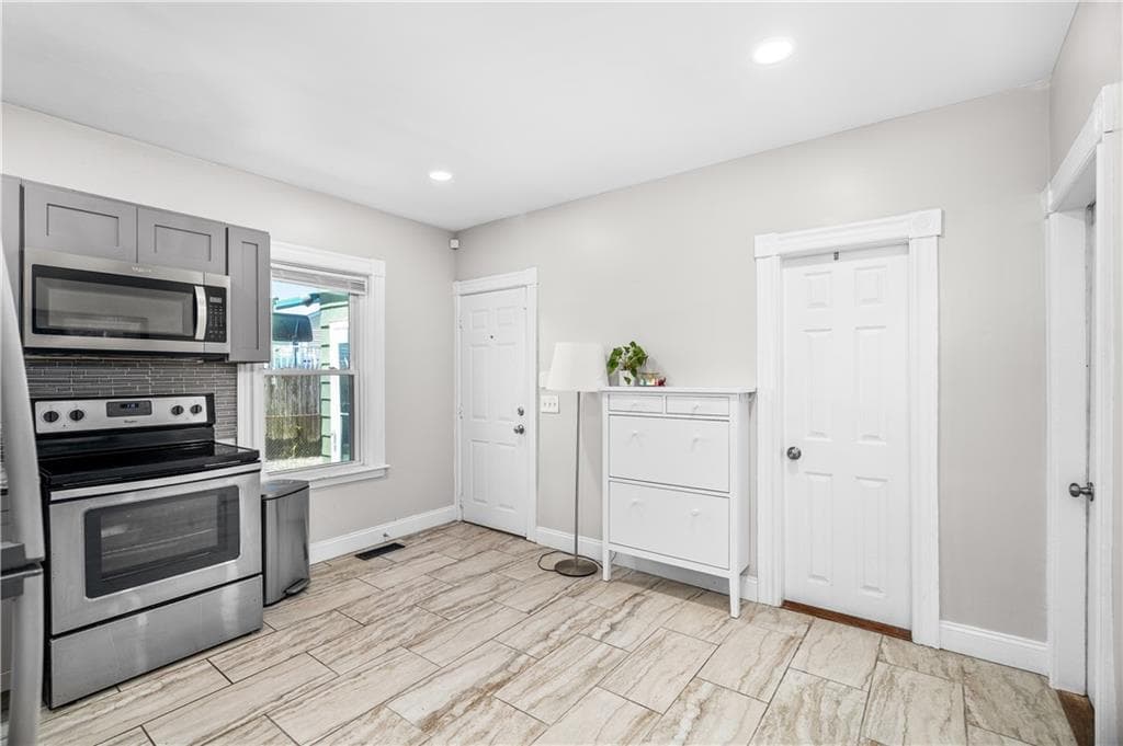 30 Cato Avenue photo 6