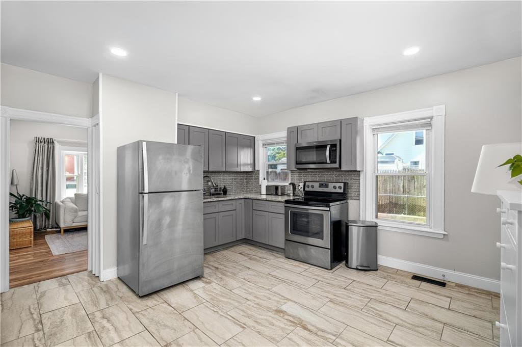 30 Cato Avenue photo 3