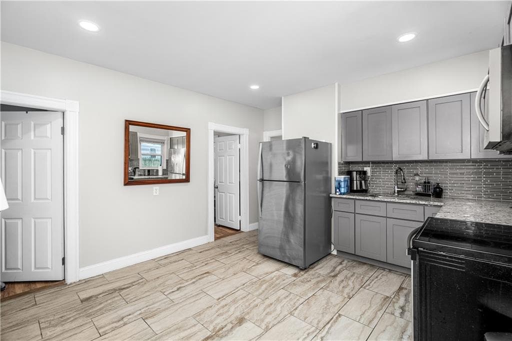 30 Cato Avenue photo 4