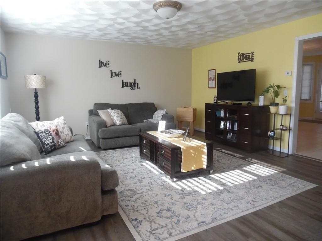 6 Tobie Avenue UNIT 6 photo 3