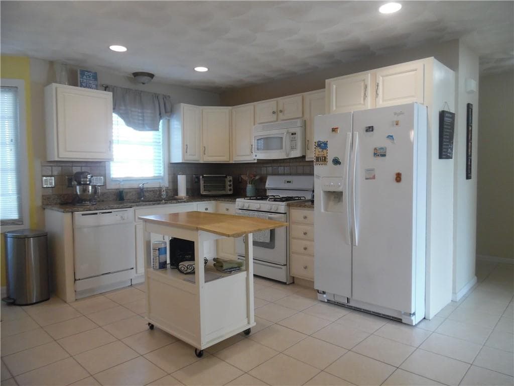 6 Tobie Avenue UNIT 6 photo 4