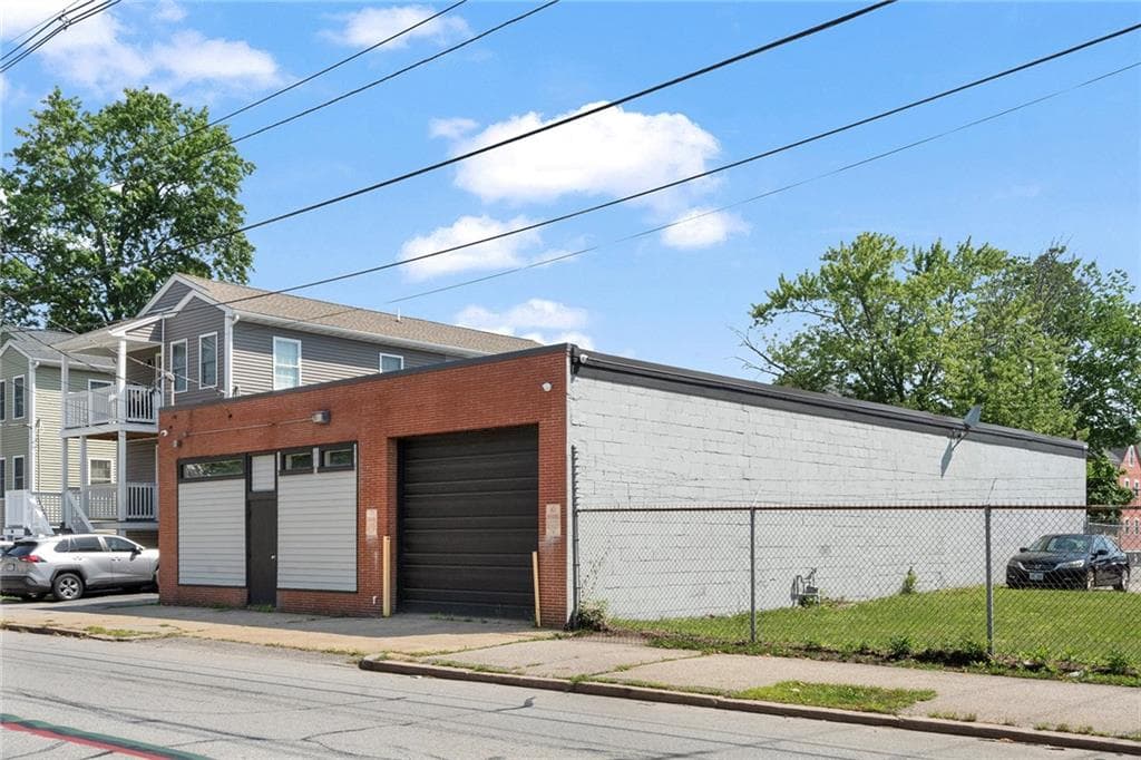 292 Prairie Avenue photo 17