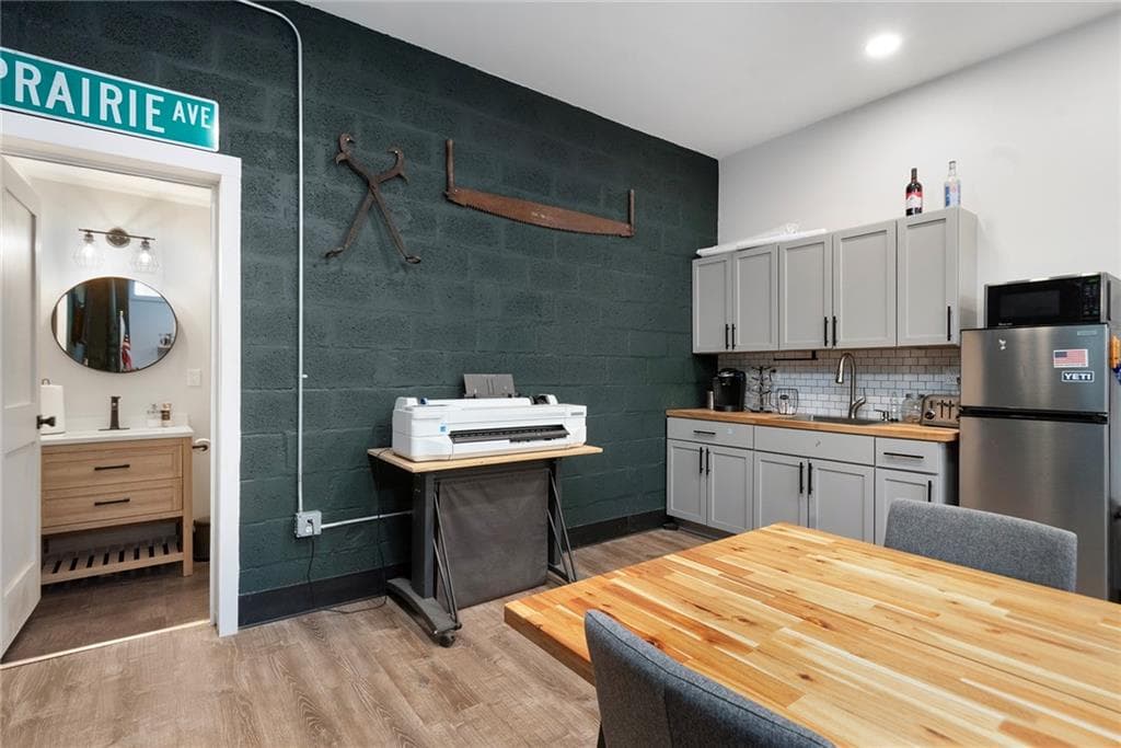 292 Prairie Avenue photo 5