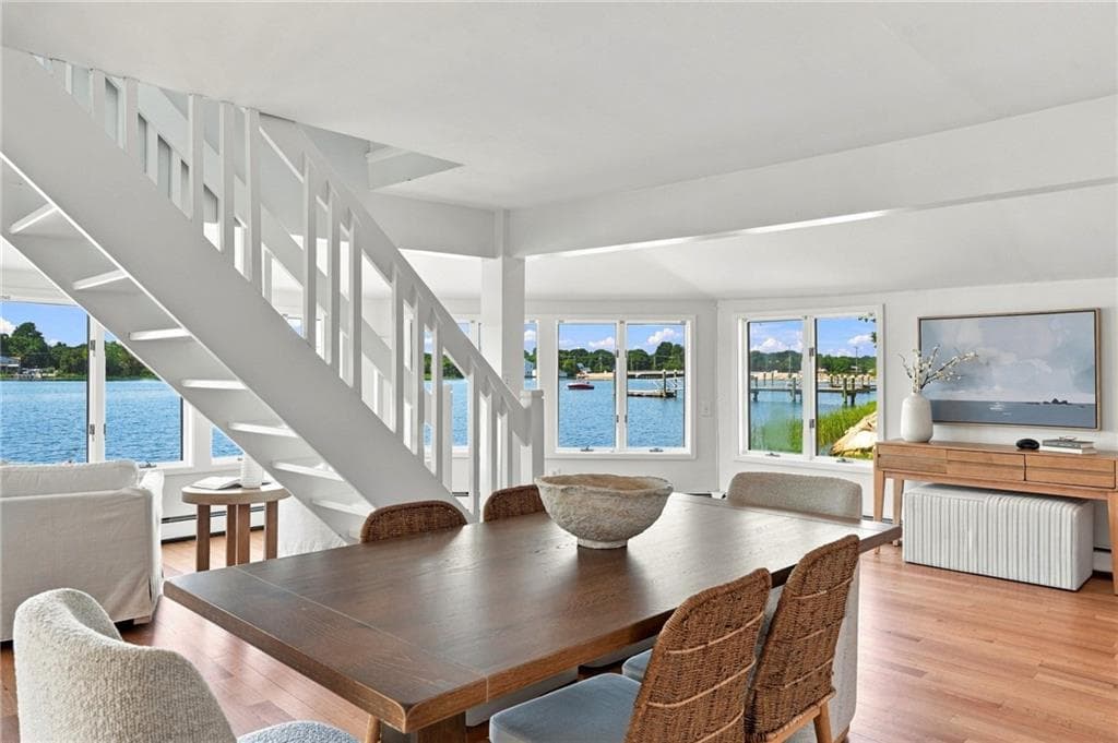 32 King Philip Avenue photo 4