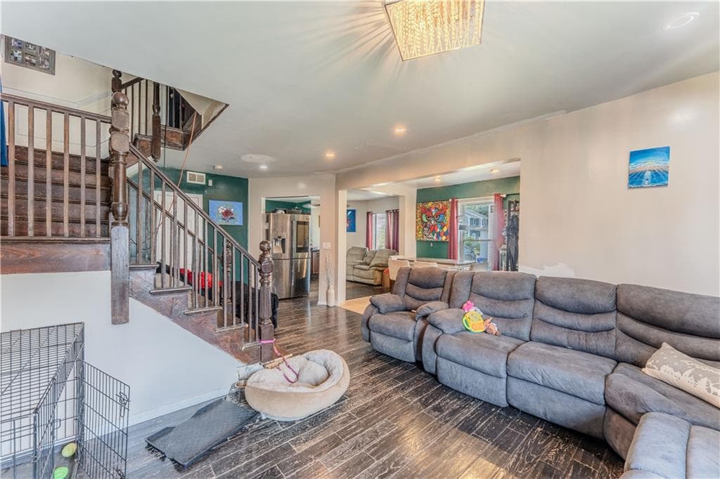 93 Ohio Avenue photo 3