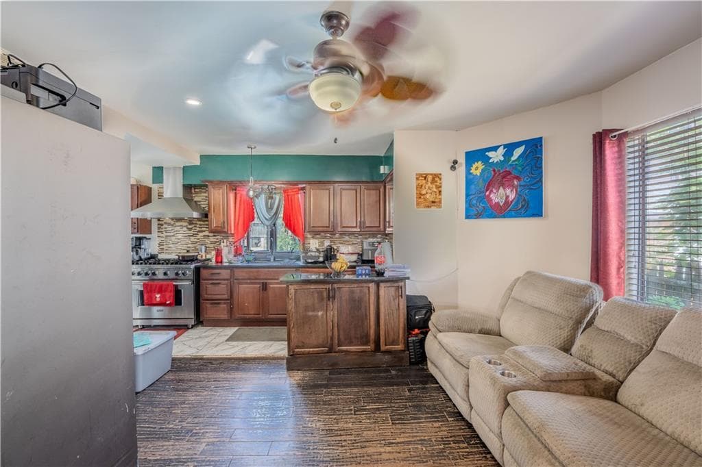 93 Ohio Avenue photo 5