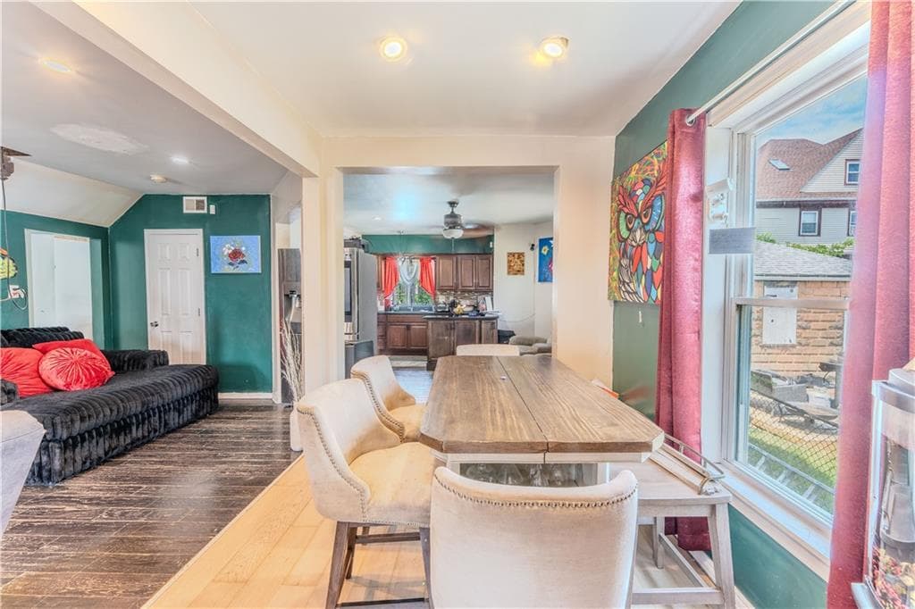 93 Ohio Avenue photo 4