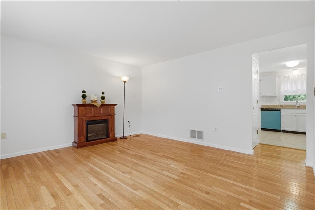 154 Bear Hill Road UNIT 1302 photo 7