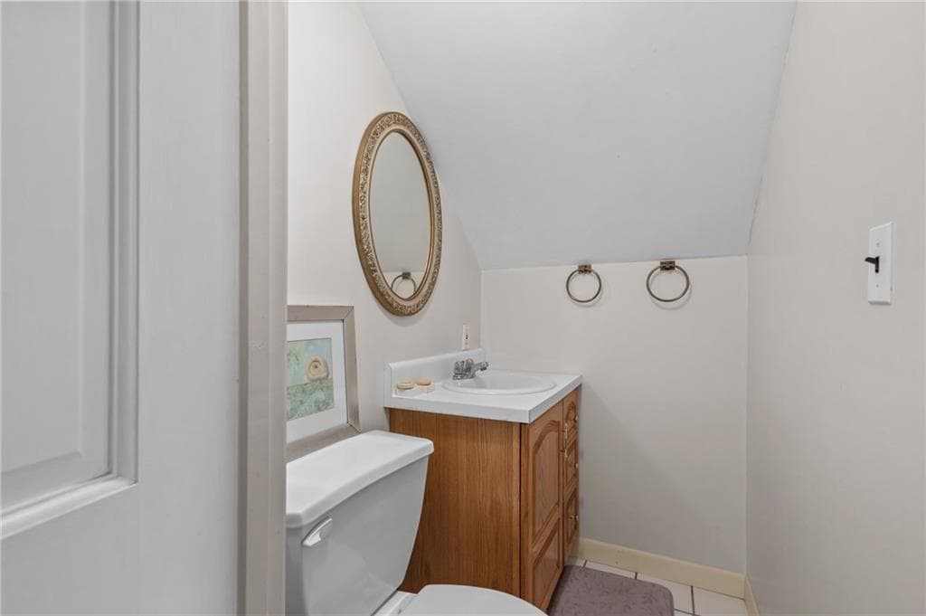 74 Youngs Avenue photo 22