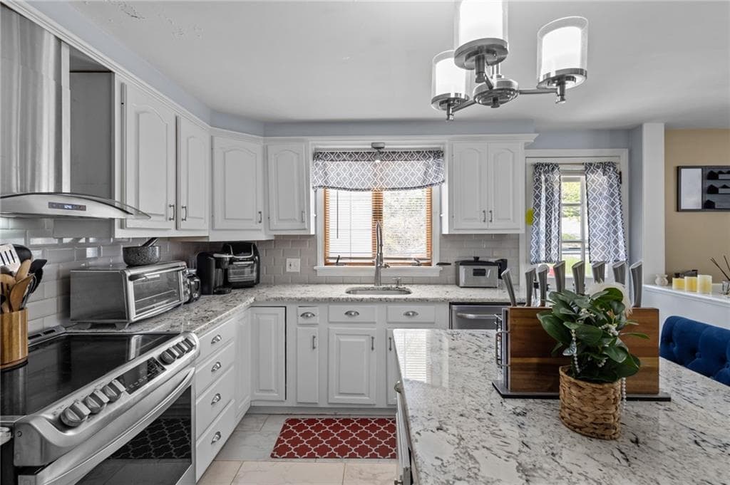 74 Youngs Avenue photo 7