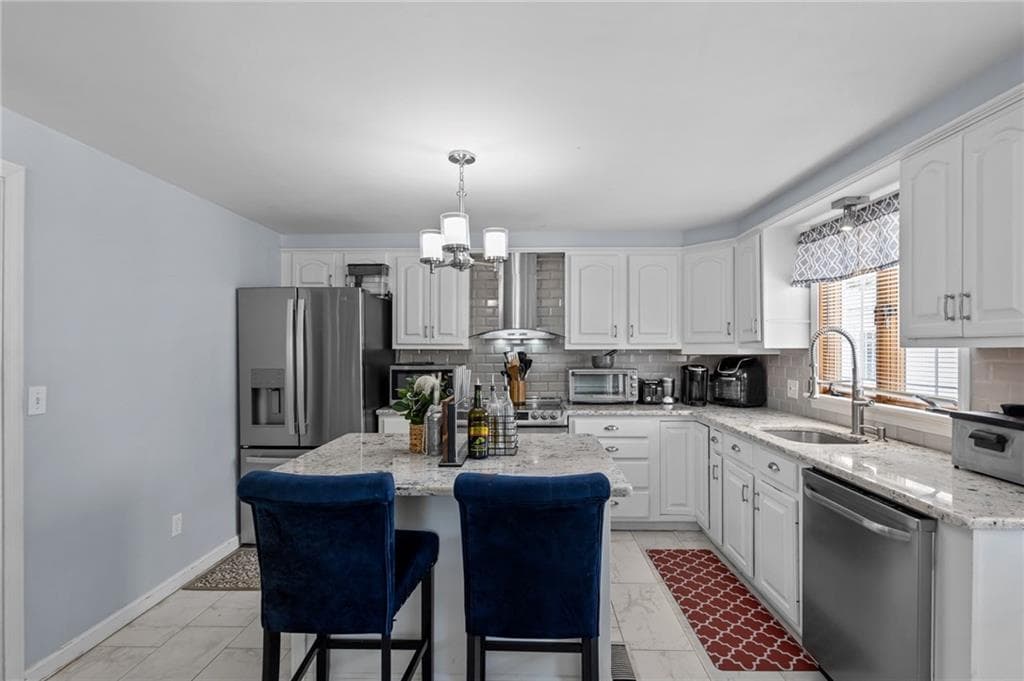 74 Youngs Avenue photo 9