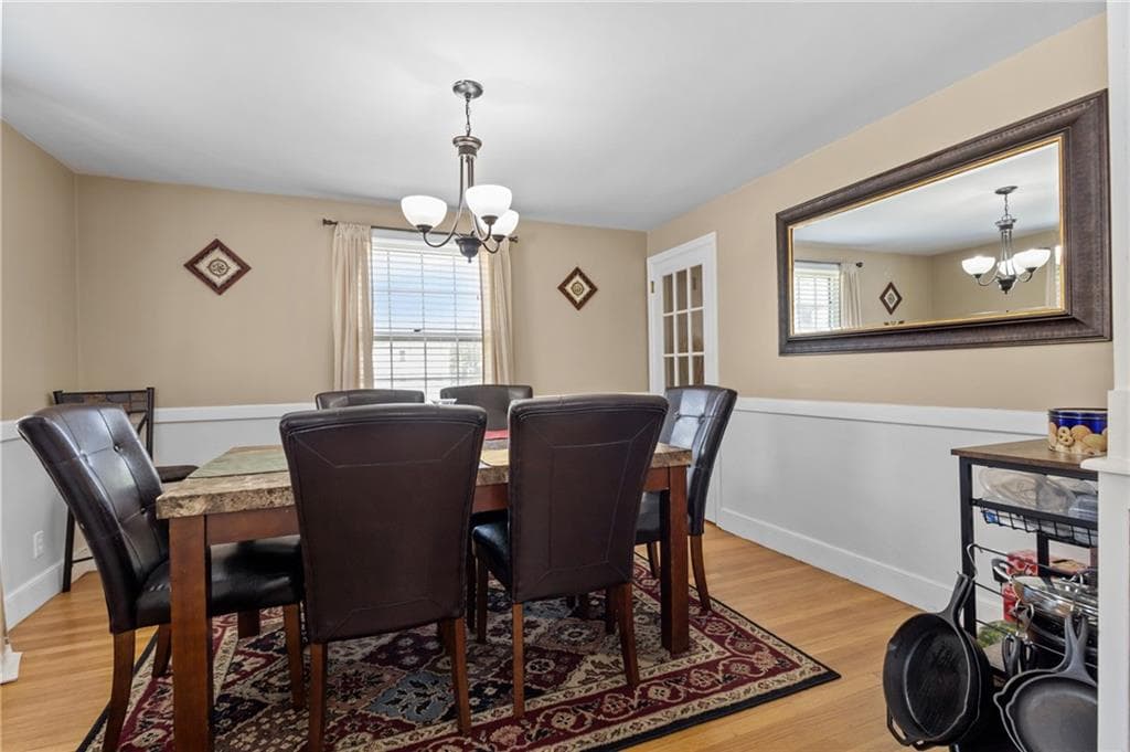 74 Youngs Avenue photo 10