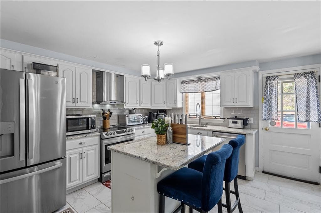 74 Youngs Avenue photo 8