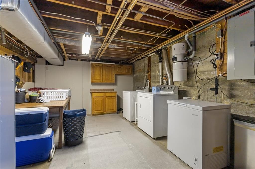 74 Youngs Avenue photo 25