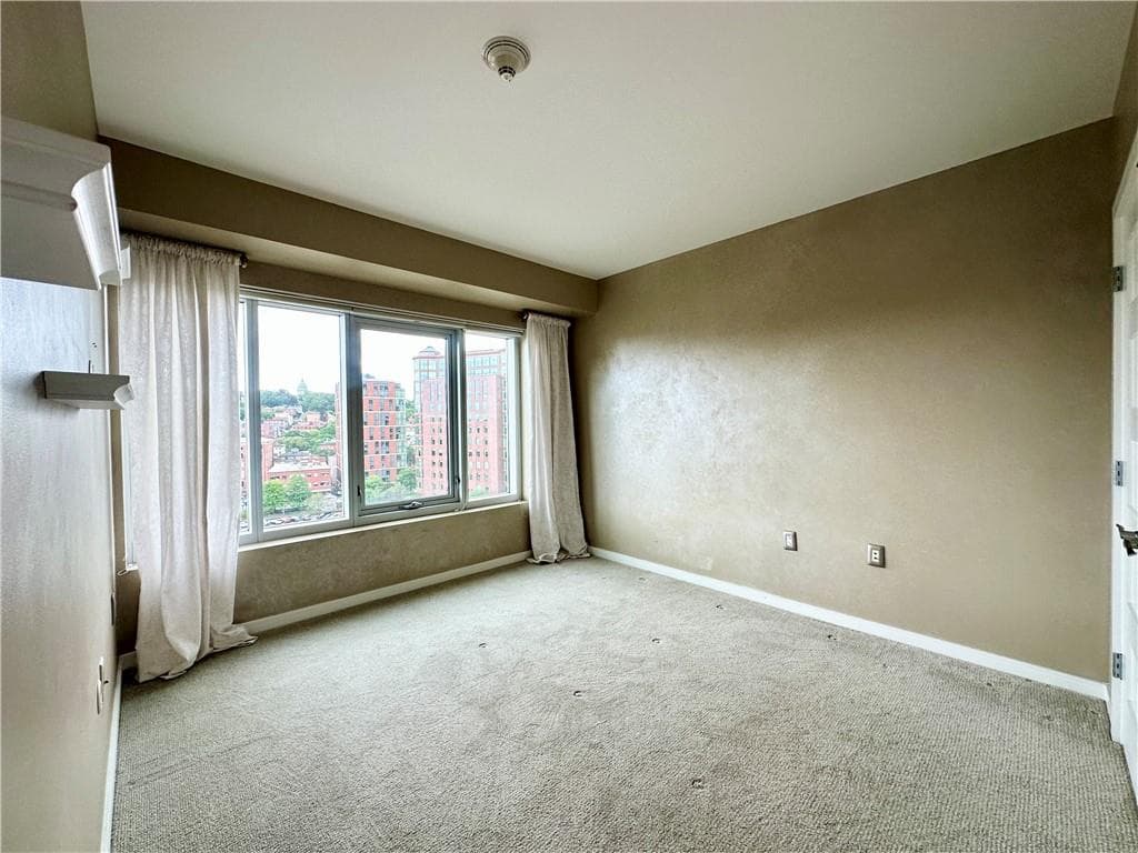 100 Exchange Street UNIT 807 photo 32