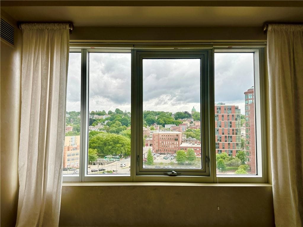 100 Exchange Street UNIT 807 photo 33