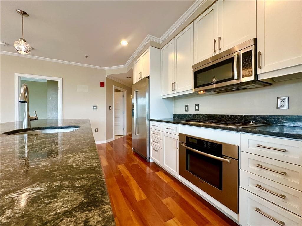 100 Exchange Street UNIT 807 photo 18