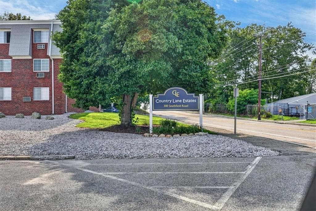 300 Smithfield Road UNIT 5-56 photo 23