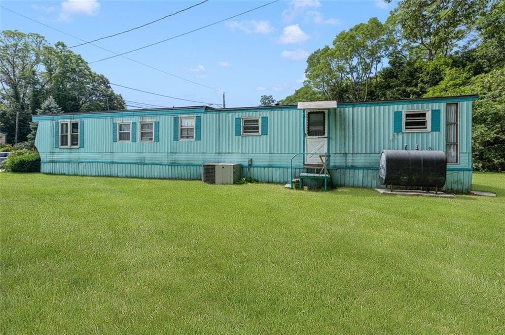 979 unit 8 Tollgate Road photo 2